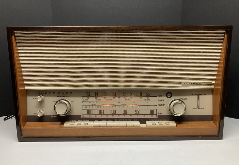 Vintage 1960s Nordmende Tannhauser C German Stereo Radio
