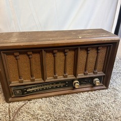 RARE Vintage Solid State AM/FM/AFC Magnavox Radio Model 1FM073 Green *PARTS*