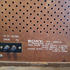 Vintage Wood Sony TFM-9450W AM/FM Radio