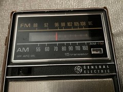 General Electric AM/FM Radio AM/FM Leather Case P-975B Tested Working See Video