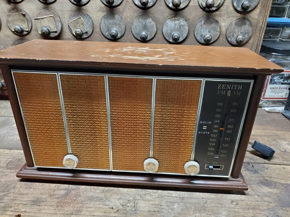 Vintage Zenith AM/FM Solid State Table Top Radio Model Z430 – AM Tested WORKING