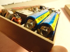 VINTAGE WESTINGHOUSE AM TRANSISTOR RADIO MODEL H841P6 BEIGE / GOLD WITH CASE