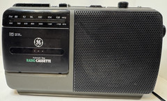 Vintage GE AM/FM Radio Cassette Recorder Portable Model 3-5264A Tested