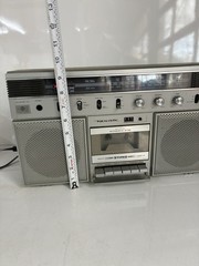 vintage Realistic Model 14-775 AM/FM radio