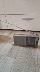 Philips D2825 Compass 9-Band Portable Radio, vintage model.