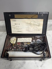 AMC Solid State SW/AM/FM SHORT WAVE PORTABLE AC/BATTERY Radio TF-316