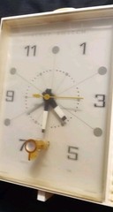 Vintage 1965 Zenith Clock Tube Radio Alarm Model Y169W Off White Cream