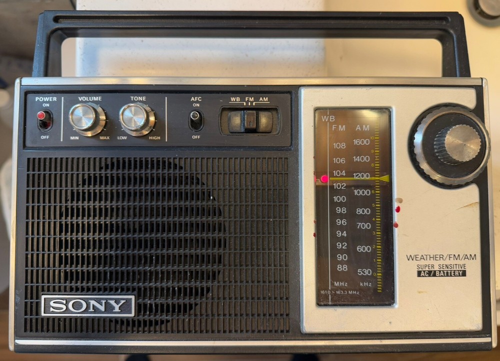 SONY 6band Super Sensitive Radio Model No TFM-7350W, Good Condition! WORKING!!