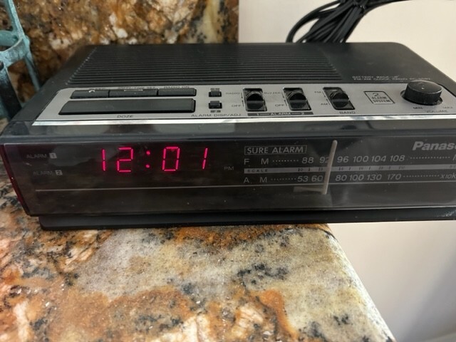 Panasonic AM/FM Alarm Clock Radio Model #RC-6082