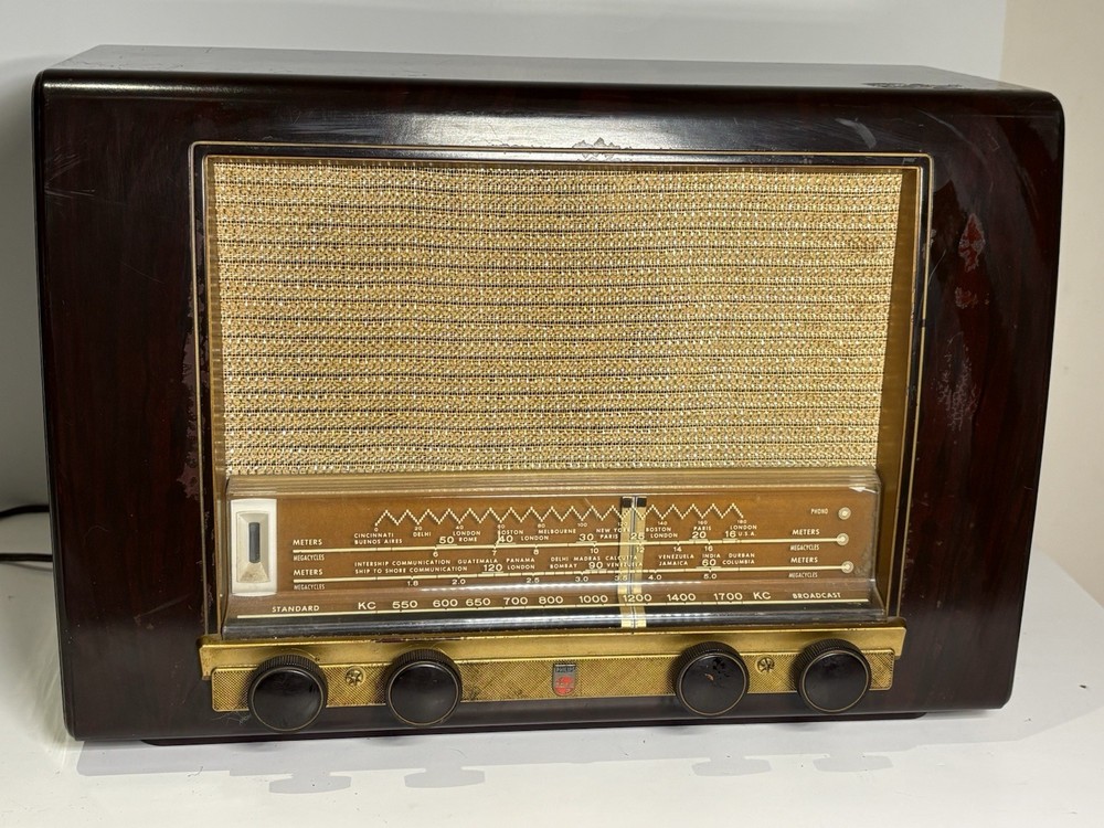 Vintage Philips P145 Tube Radio Working AM Shortwave Wood Cabinet Toronto 1950s