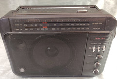 GE Superadio III 7-2887B AM/FM Long Range Wide Band Radio – Tested & Sounds Huge