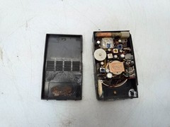 SONY 2R-22 6 Transistors Pocket Radio sold as is or parts broken case