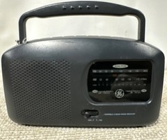 GE General Electric Portable Radio 7-2664A AC/DC AM/FM Vintage