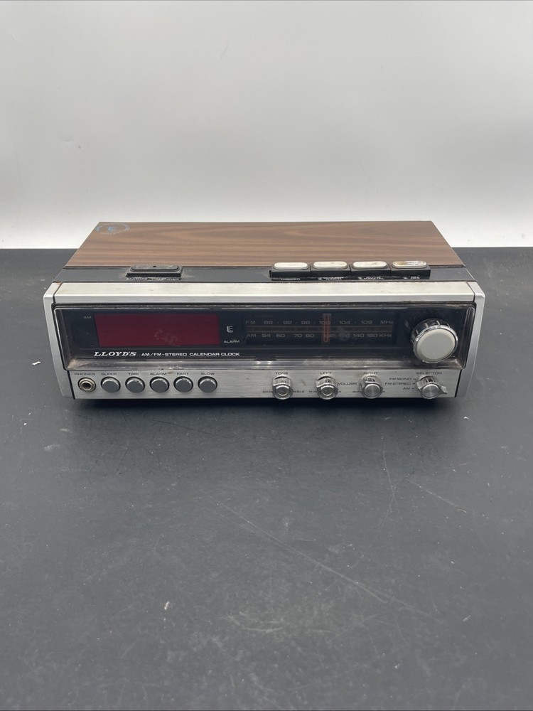 LLOYD’S Vintage AM/FM Stereo Clock Radio Model # J242 Series: 263F 120V 60Hz 14W
