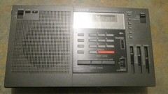 Vintage SONY ICF-2001 FM/AM PLL Synthesized Receiver