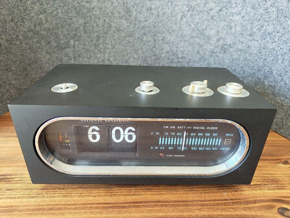 National RC-708 Flip Clock Tuning Fork Radio 1972 Vintage Retro Rare Junk Decor