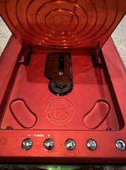 RCA RS2035RD CD R/RW Stereo Radio Tuner Red Metallic TESTED