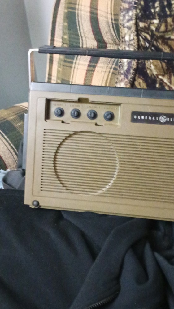 General Electric Vintage Radio with Multiple Channel Selector