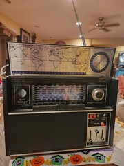 Vintage late 1960s Sears Multiband Radio 317.24350600 tested works great!