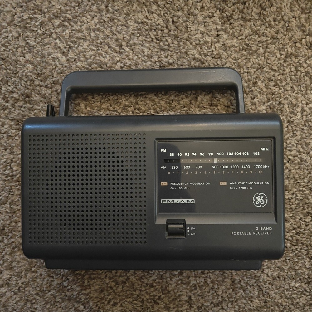 Tested Working – Vintage AM/FM GE 7-2662D Portable Radio AC/DC