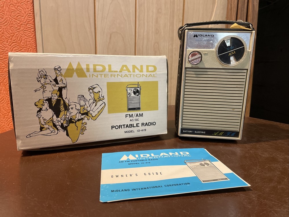 Midland International FM/AM Portable Radio 10-419