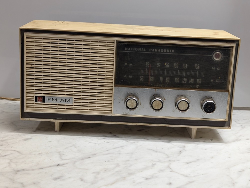 Vintage National Panasonic RE-744 FM AM 2-Band Tube Radio Made in Japan ~