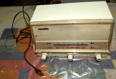 Vintage Japan Sansei ZEPHYR AM FM Radio 6 Tube and 2 Diode Electronics Works