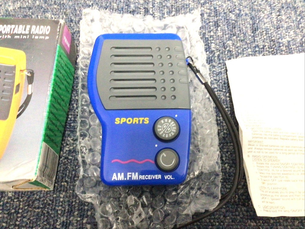 Vintage FM/AM Portable Mini Radio (china) NEW