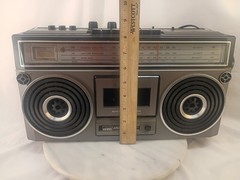 Vintage Retro Montgomery Ward Airline 3999A AM/FM Radio Cassette Player Boombox