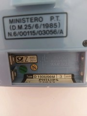 Philips D 1906 mini AM/FM design radio