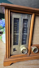 Zenith X334 AM/FM Table Radio Zenith Long Distance Radio Model X334