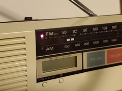 General Electric Silver & Black AM/FM Radio Bathmate. 1985.