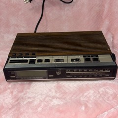 General Electric 7-4638A Alarm Clock Radio/Tested/2 Alarms 10” X 2” Wood grain