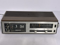 Vintage Soundesign 3461 Flip Clock AM/FM Alarm Radio Woodgrain 1970s