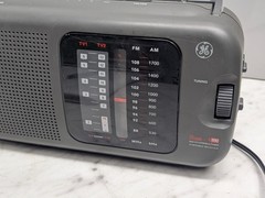 General Electric GE 4 Band Portable Radio 7-2948A AM FM TV1 TV2/WB