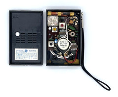 General Electric Radio P-2790 Solid State Handheld Battery Hong Kong NOT WORKING