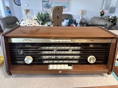 Norelco (Philips) B5X43A/54 Bi-Ampli tube radio, manufactured in Holland