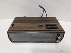 General Electric Clock Radio Vintage C4331B Flip Clock AM FM Walnut Grain AC