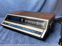 GE General Electric Clock Radio AM/FM Alarm wood grain tested works fine