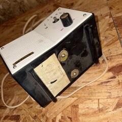 Vintage De Ville Radio, atomic era AM