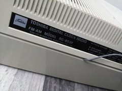 VTG. Toshiba RC 803F Alarm Clock Radio (RADIO WORKS, CLOCK DOES NOT)