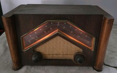 Vintage 1946 Zenith 6D029 Console-Tone Boomerang Tube Radio Works
