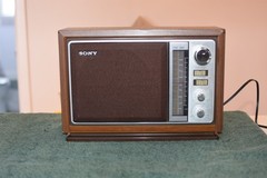 Vintage Sony FM AM Tabletop Radio Wood Grain Model ICF-9740W with OPTION
