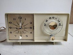 Vintage General Electric C-403D Radio Tested Works