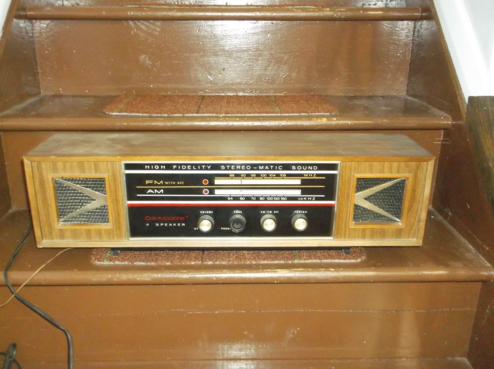 Vintage Commodore 744 Tube Radio Stereo Matic Sound 4 Speaker Japan WORKING