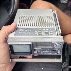 Magnavox Quartz BD 3902 SL01 Portable AM/FM Clock Radio with TV