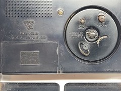 Peerless Globe-Trotter Clock / AM Radio Vintage
