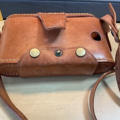 MOTOROLA Transistor Radio, Leather Case with Strap Working Condition