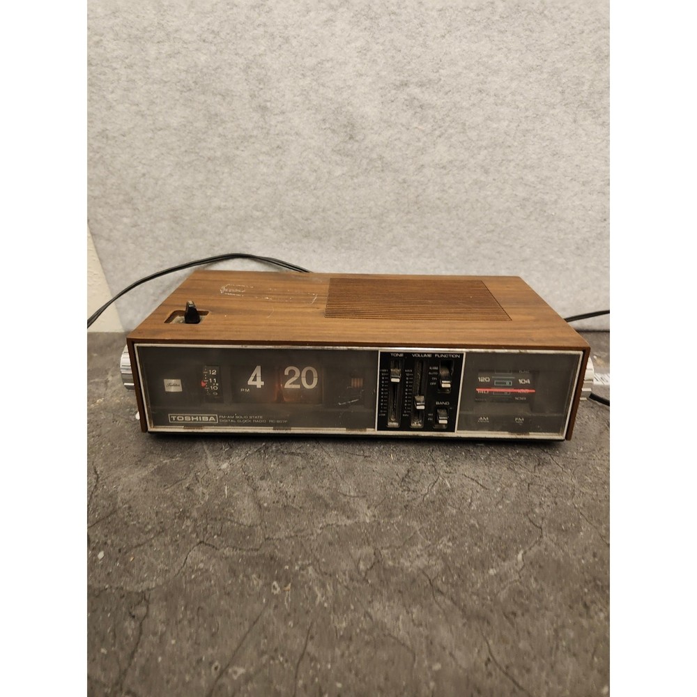 Vintage 60s 70s Toshiba RC-807F FM/AM Solid State Digital Clock Radio Japan made