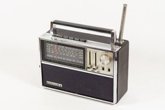 Vintage Candle TK-1849 Solid State Radio 5 Band AC/DC Made In Japan RARE-READ